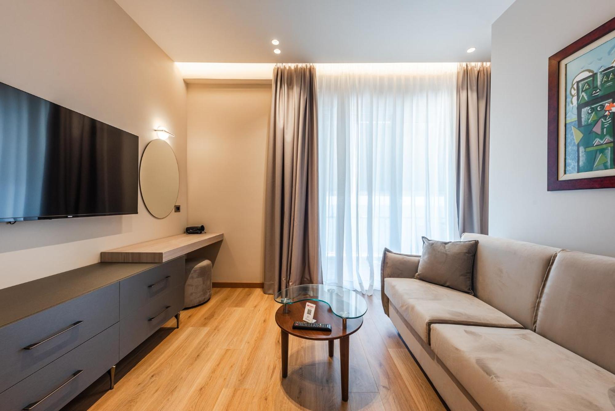 Aragosta Hotel Durrës Esterno foto