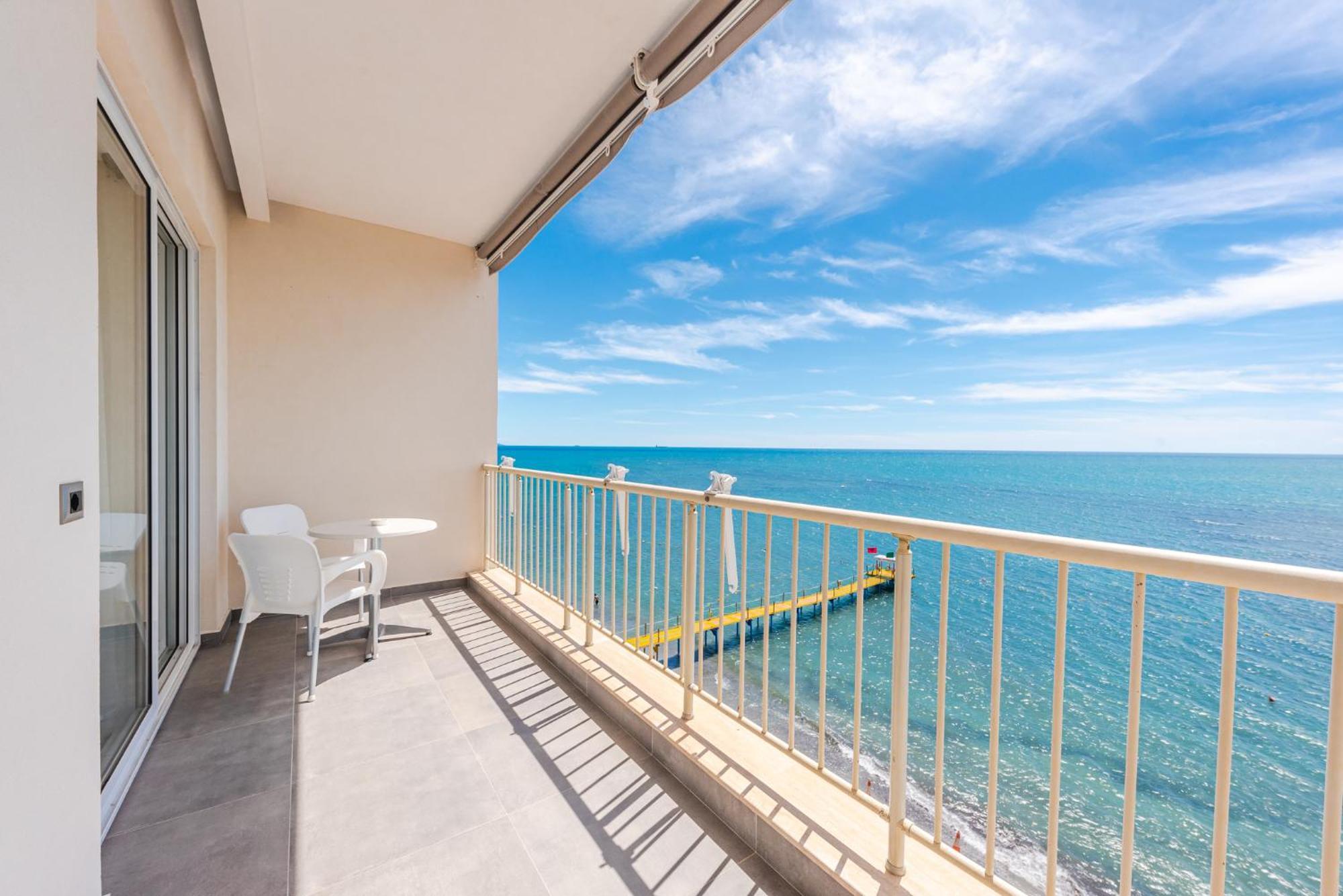 Aragosta Hotel Durrës Esterno foto