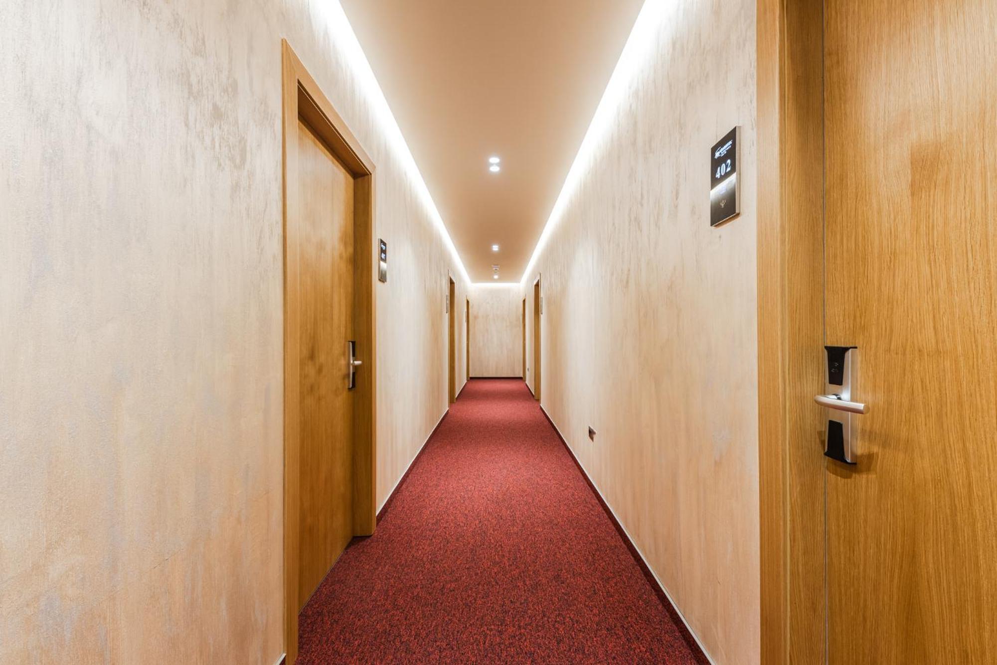 Aragosta Hotel Durrës Esterno foto