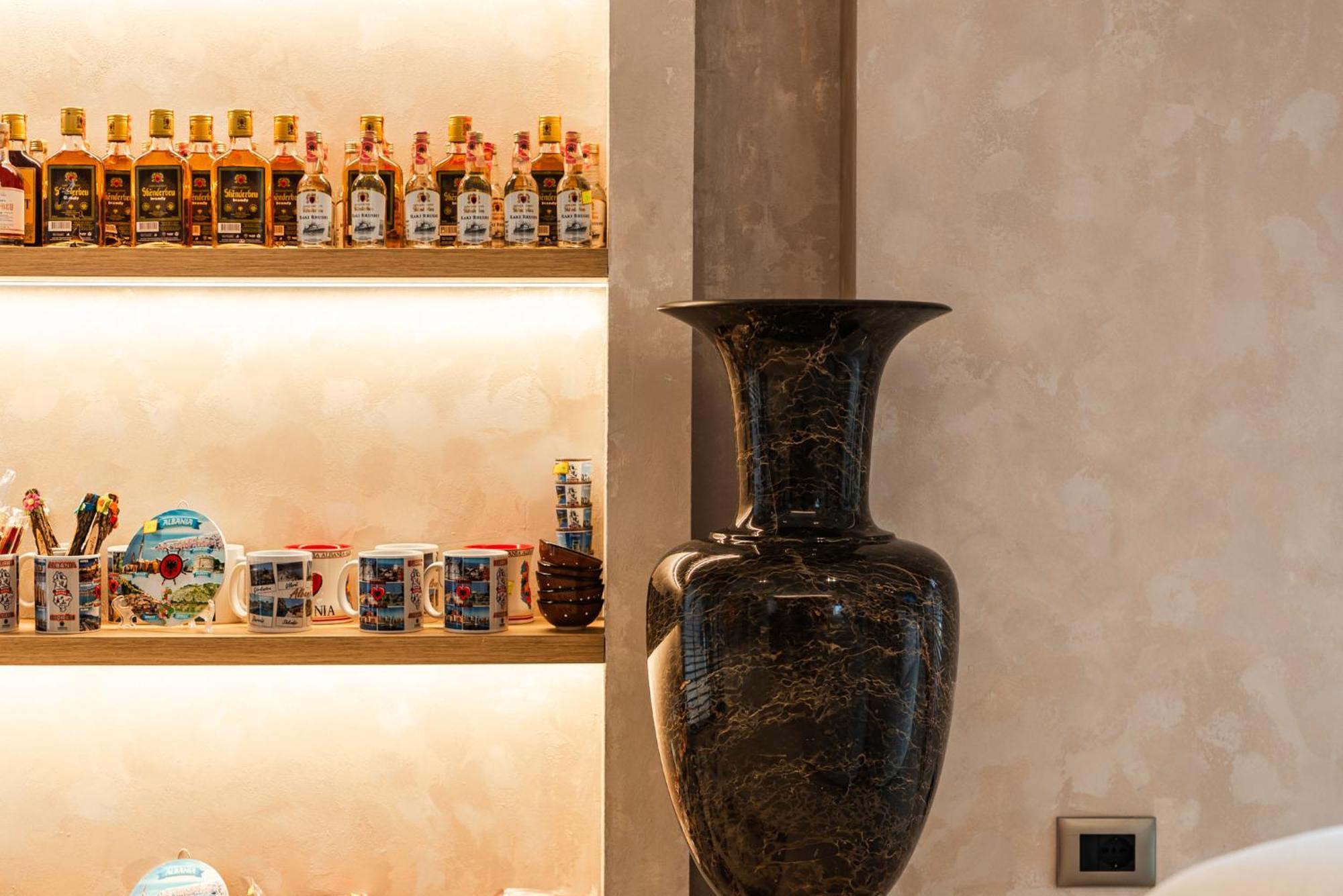 Aragosta Hotel Durrës Esterno foto