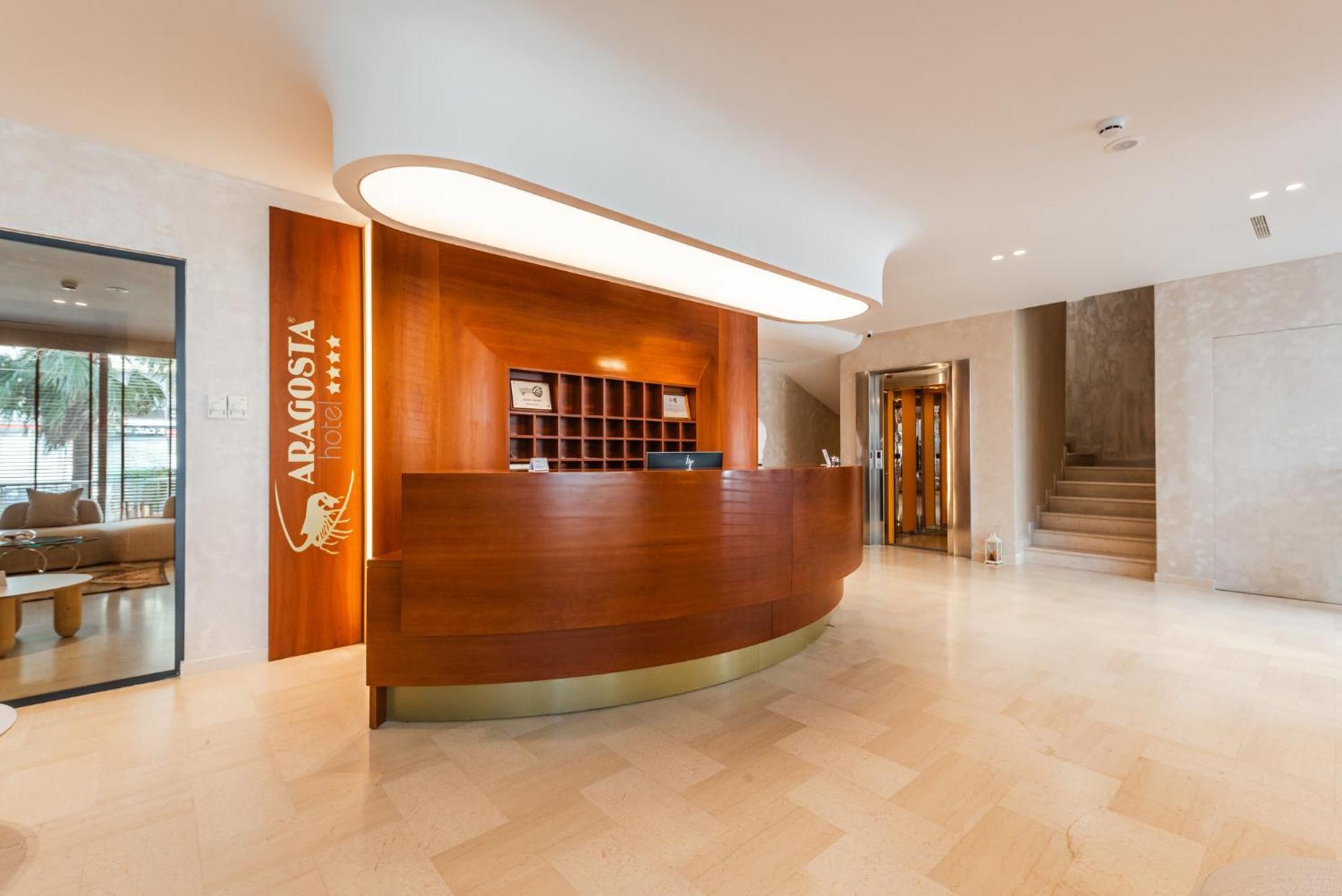 Aragosta Hotel Durrës Esterno foto